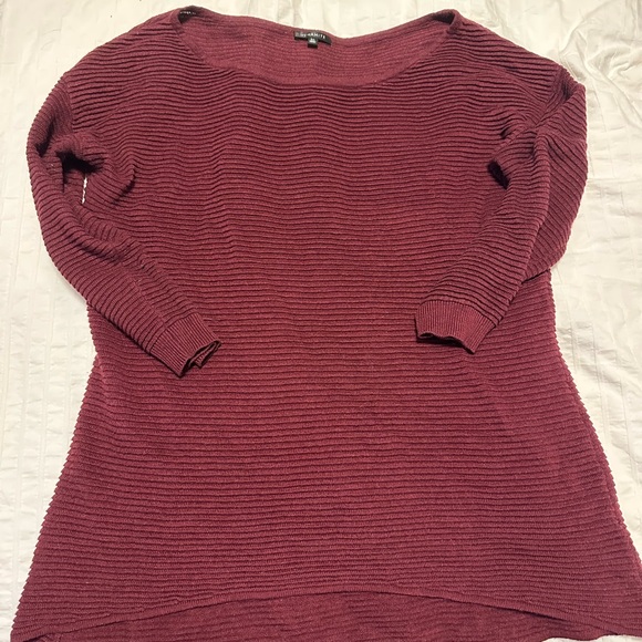 Burgundy red sweater, with 3/4 sleeves. - Picture 1 of 2